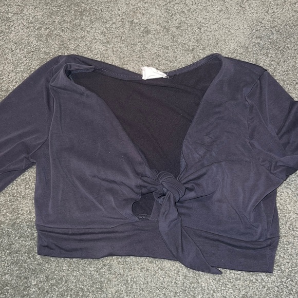 emory park Tops - Super cute EMORY PARK long sleeve tie crop top